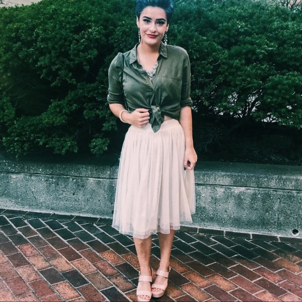 Forever 21 Tulle Cream/White Skirt